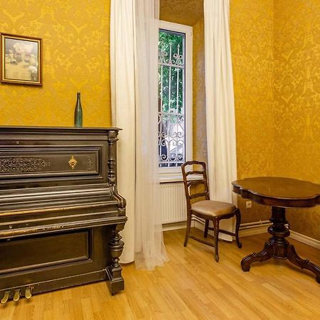 Old Piano Apartment Tbilisi ภายนอก รูปภาพ