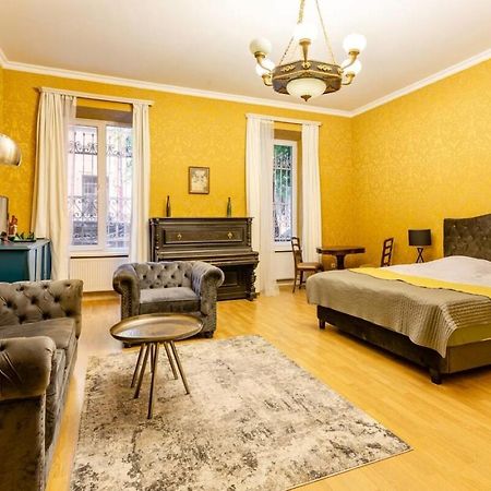 Old Piano Apartment Tbilisi ภายนอก รูปภาพ
